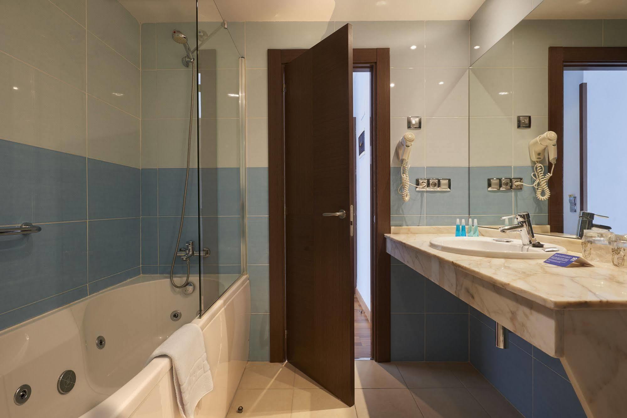 40 Nudos Hotel 3*